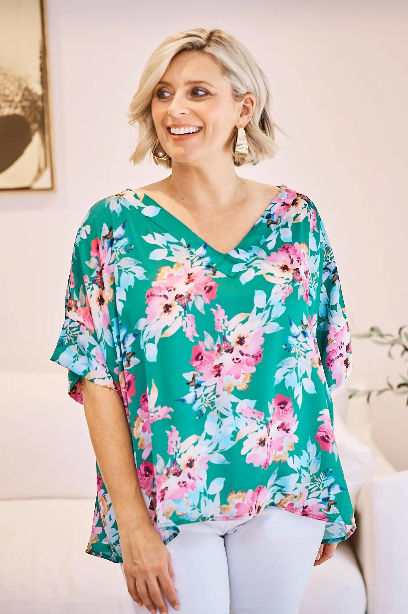 Bianca Short Sleeve Top Bella Print with V Neck Emerald